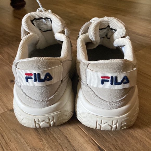 Chunky Fila Sneakers - Picture 4 of 9